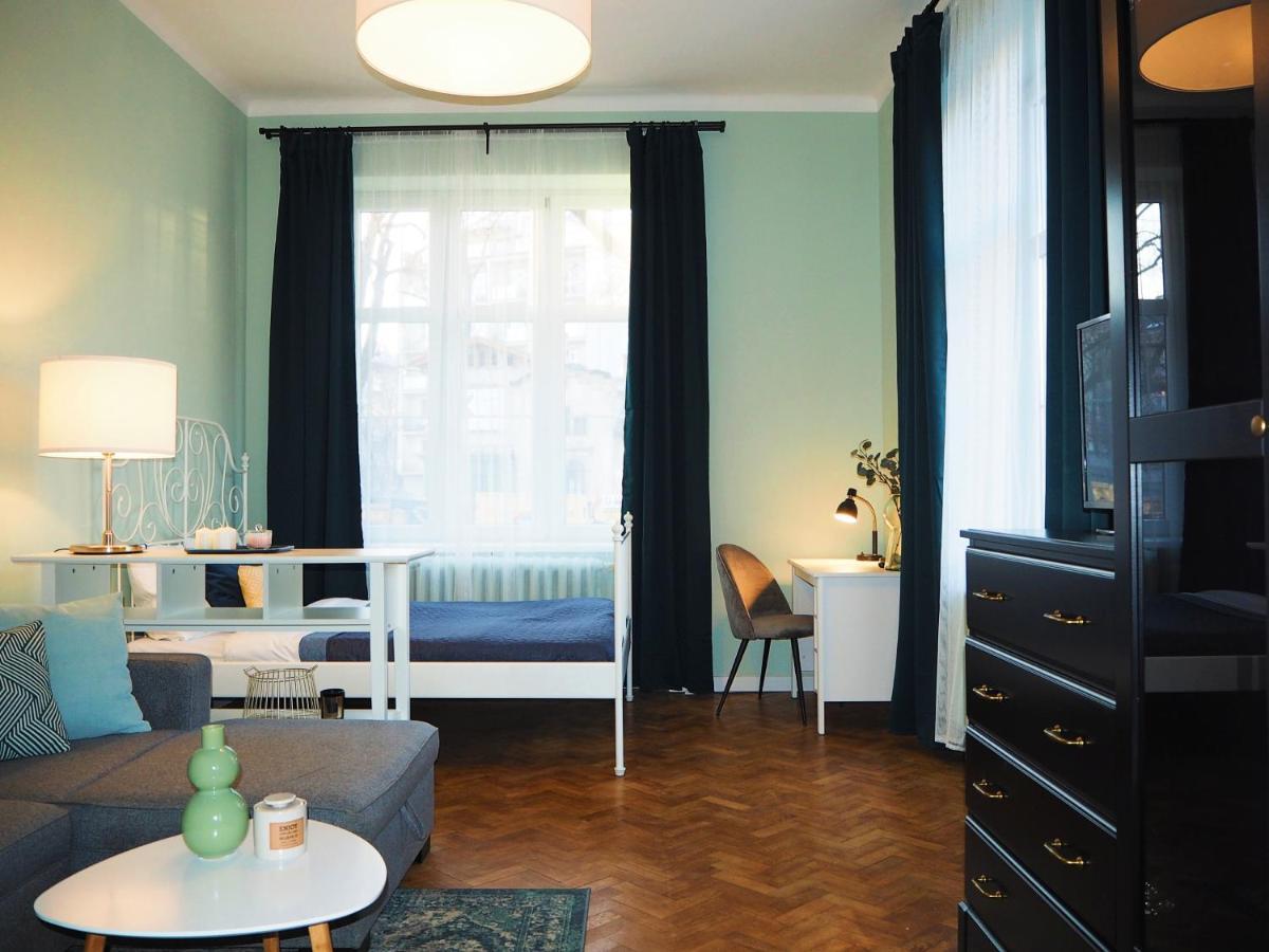 Appartamento Wawelove Kossak Apt 1 Min To Royal Wawel Castle! Free Parking Cracovia Esterno foto