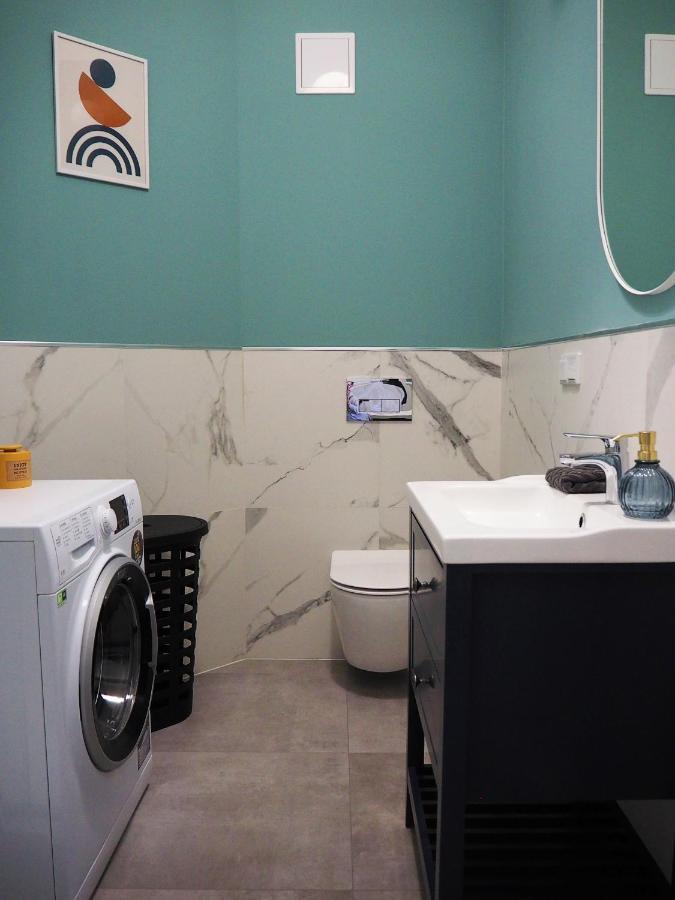 Appartamento Wawelove Kossak Apt 1 Min To Royal Wawel Castle! Free Parking Cracovia Esterno foto